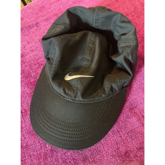 NIKE Dri-Fit Featherlight Hat Baseball Cap Black Lightweight Travel Packable - Picture 3 of 7